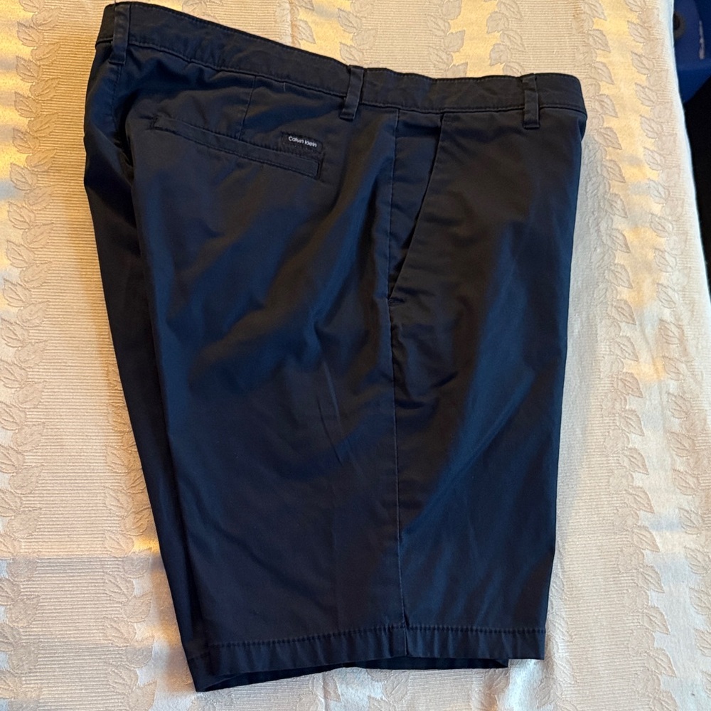 Calvin Klein Men's Dark Navy Shorts Slim Fit 30w